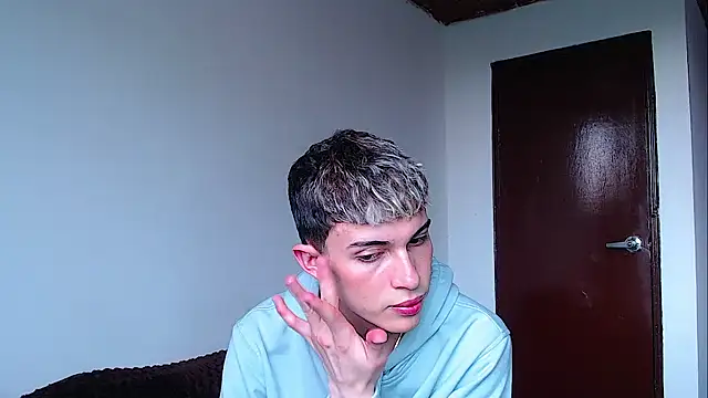 john vichenso online show from December 22, 2025, 9:23 pm