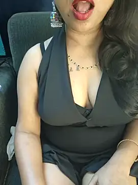 Sexy juhee online show from April 6, 2026, 3:02 pm