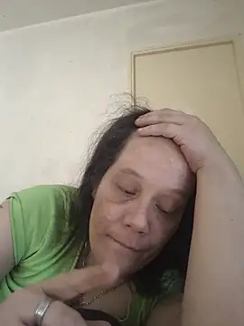 zeousseelphie online show from June 7, 2026, 12:20 pm