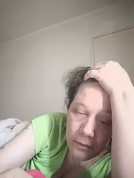 zeousseelphie online show from June 9, 2026, 6:14 am