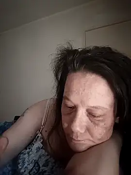 zeousseelphie online show from June 12, 2026, 10:36 am
