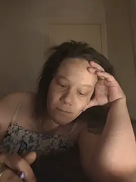 zeousseelphie online show from June 14, 2026, 2:35 am