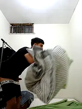 Snapshot of giudich1 chatting on September 30, 2025, 12:04 am giudich1 online show from September 30, 2025, 12:04 am