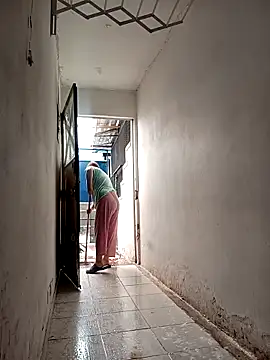 Lady 16 online show from December 4, 2025, 3:10 pm