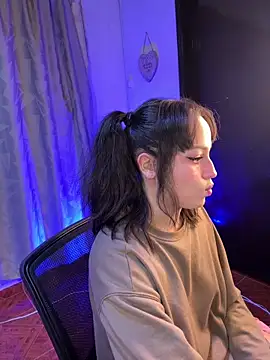 Eymmy 24 online show from December 19, 2025, 2:07 am