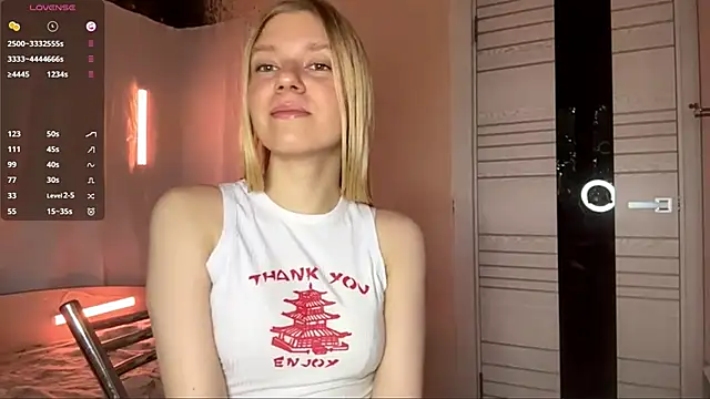 MaryjaneSpider online show from October 4, 2025, 2:37 pm