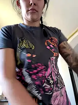 MiaKiittyy online show from September 22, 2025, 2:08 pm