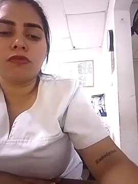 yesi-nursehot online show from September 13, 2025, 2:44 am