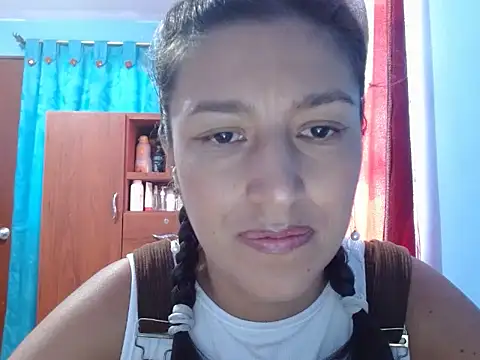 SarahFriendly online show from June 23, 2026, 3:32 pm