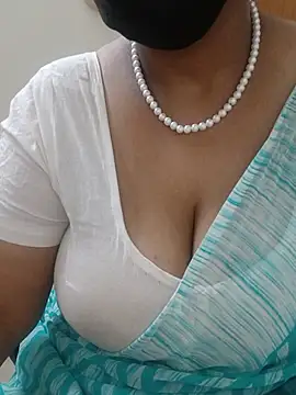 Snapshot of tami_lavanya chatting on May 15, 2026, 4:58 pm tami lavanya online show from May 15, 2026, 4:58 pm