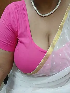 Snapshot of tami_lavanya chatting on June 3, 2026, 5:29 pm tami lavanya online show from June 3, 2026, 5:29 pm