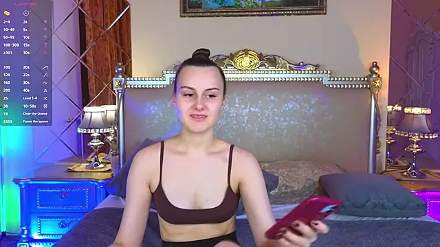 Snapshot of Kelly_Cartier chatting on November 18, 2025, 12:42 pm Kelly Cartier online show from November 18, 2025, 12:42 pm