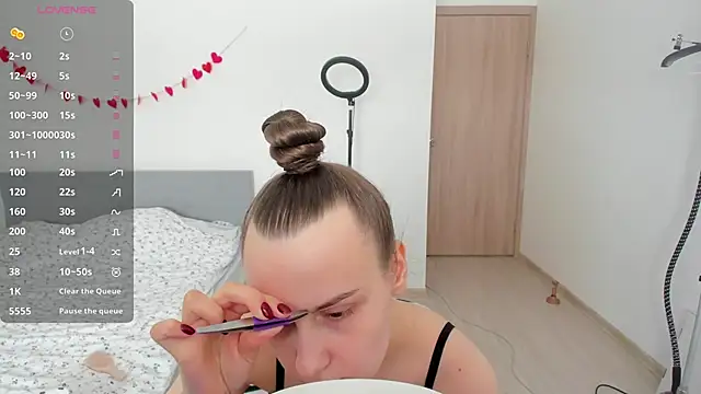 Kelly Cartier online show from March 9, 2026, 10:30 am