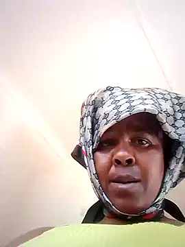 chocolateboobs92 online show from December 4, 2025, 1:31 pm