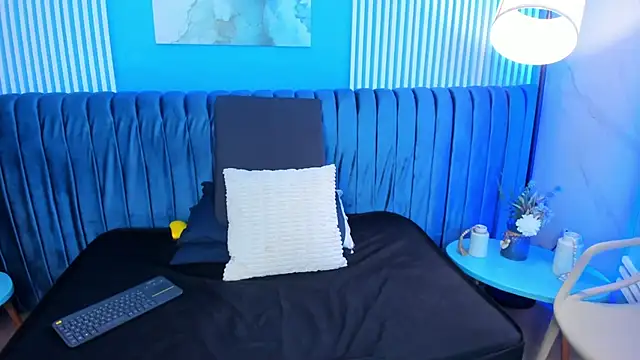 lizzievan online show from October 10, 2025, 11:53 am