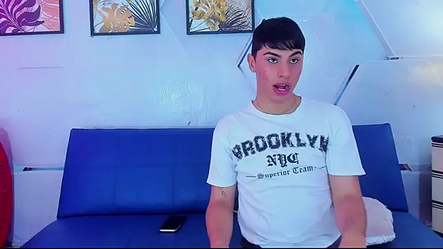 The boys at online show from October 9, 2025, 6:17 pm