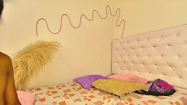 tatixxxvega online show from October 25, 2025, 1:18 pm