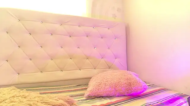 tatixxxvega online show from March 12, 2026, 1:39 pm