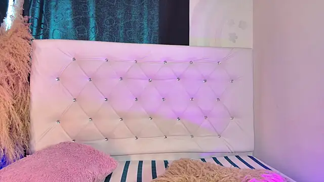 tatixxxvega online show from April 20, 2026, 6:31 pm