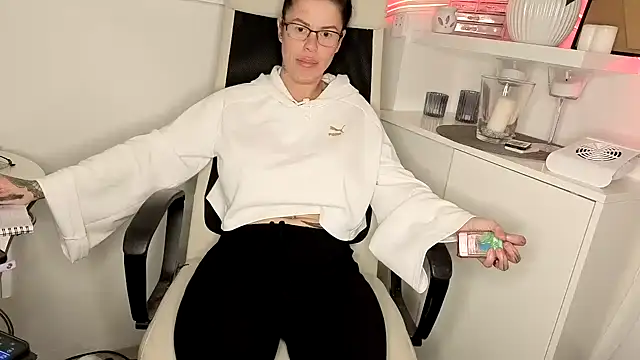 sexygilf82 online show from March 25, 2026, 9:10 pm