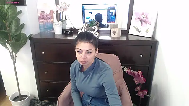 Snapshot of LadyLiia chatting on February 11, 2026, 4:50 am LadyLiia online show from February 11, 2026, 4:50 am