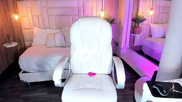 DulceGreem online show from October 21, 2025, 11:44 am