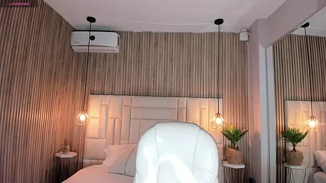 DulceGreem online show from November 27, 2025, 11:34 am