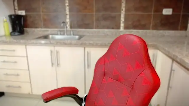 Snapshot of ValentinaMillers_ chatting on September 30, 2025, 3:28 pm ValentinaMillers online show from September 30, 2025, 3:28 pm