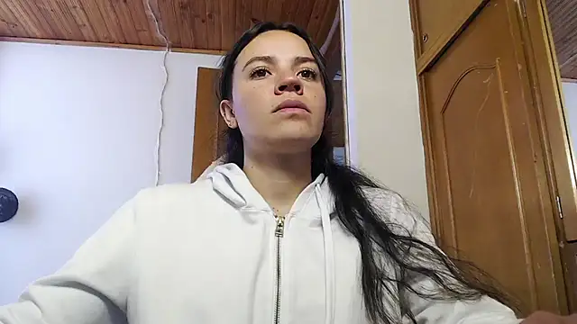 Skylar Serenity online show from October 21, 2025, 7:14 pm