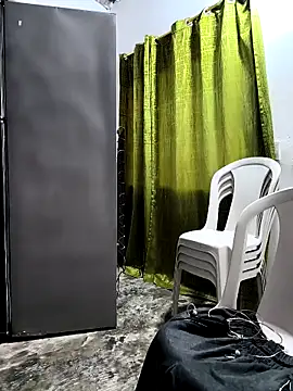 giannis090 online show from April 4, 2026, 11:02 pm