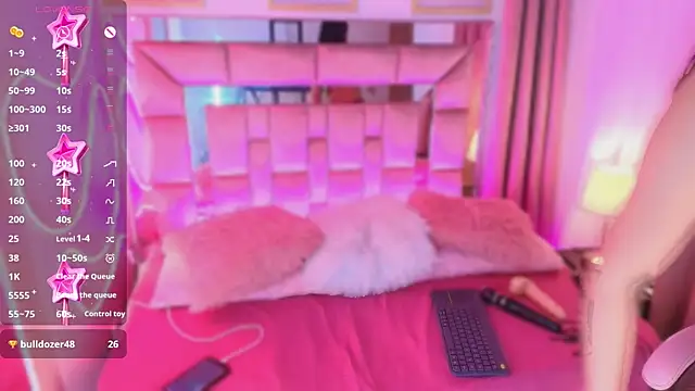 Sophie stars online show from November 17, 2025, 6:08 am