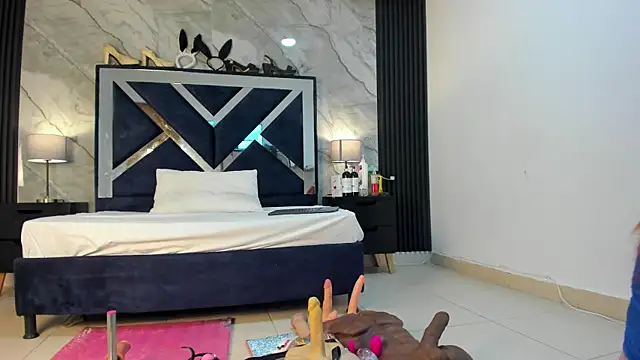 VanessaHard as online show from November 29, 2025, 8:01 pm