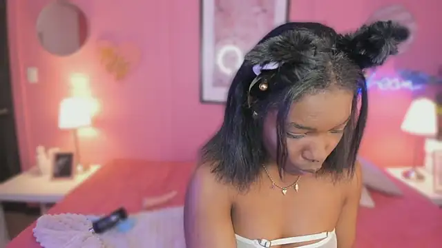 Snapshot of Annia_DH chatting on September 19, 2025, 8:42 pm Annia DH online show from September 19, 2025, 8:42 pm