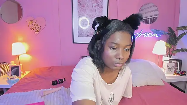 Snapshot of Annia_DH chatting on September 22, 2025, 8:33 pm Annia DH online show from September 22, 2025, 8:33 pm