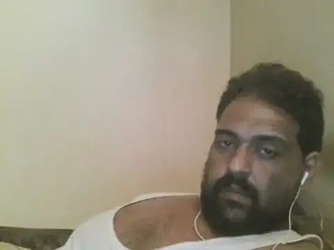 elpoop7305 online show from November 7, 2025, 1:11 pm