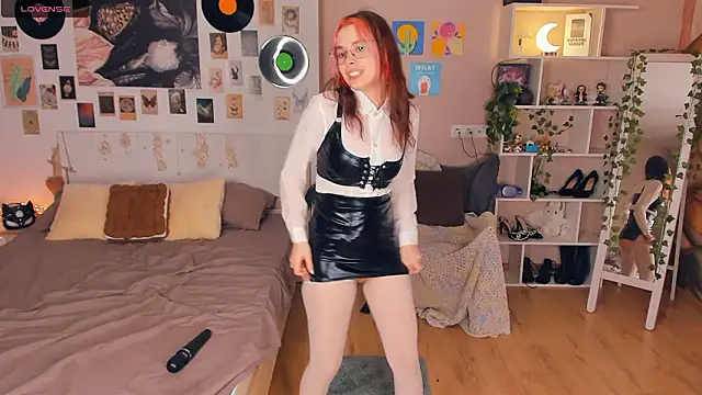 Snapshot of VedaSchulz chatting on February 7, 2026, 6:11 pm VedaSchulz online show from February 7, 2026, 6:11 pm