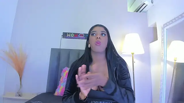 KendraChavez  online show from February 15, 2026, 8:49 pm