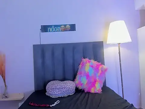 KendraChavez  online show from February 16, 2026, 9:11 pm