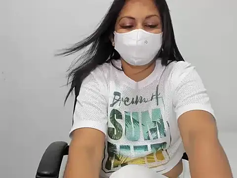 Snapshot of Crazy_Cat1995 chatting on October 5, 2025, 5:33 pm Crazy Cat1995 online show from October 5, 2025, 5:33 pm