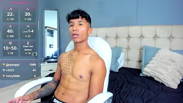 Snapshot of Frank98_ chatting on October 10, 2025, 6:51 pm Frank98 online show from October 10, 2025, 6:51 pm