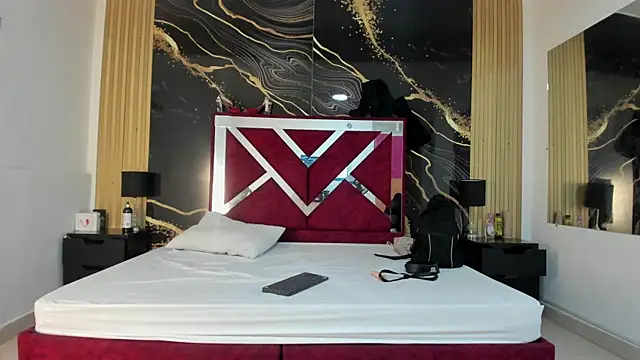 VioletRose as online show from November 15, 2025, 7:54 pm