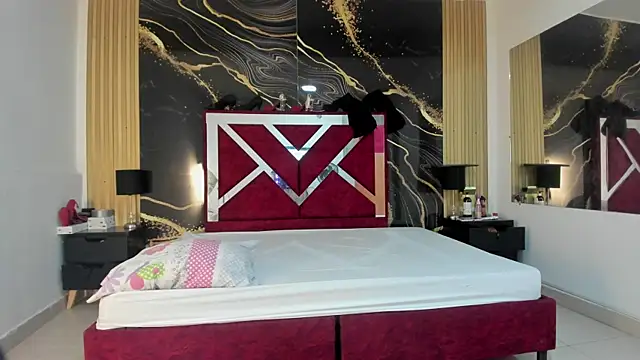 VioletRose as online show from November 22, 2025, 8:19 pm