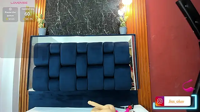 VioletRose as online show from March 7, 2026, 3:14 am