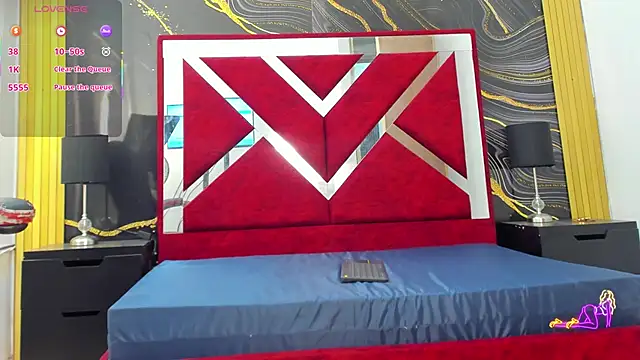 VioletRose as online show from April 17, 2026, 2:25 am