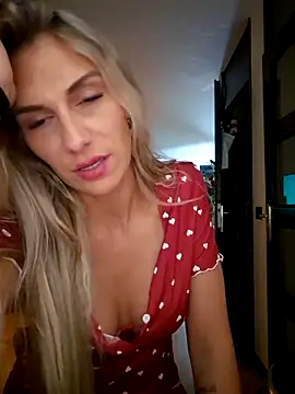 Melody1600 online show from September 15, 2025, 7:58 pm