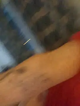 toomuchofafreak online show from November 4, 2025, 6:01 am