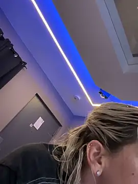 toomuchofafreak online show from March 5, 2026, 7:15 am