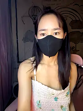 TiNa 04 online show from November 17, 2025, 11:21 pm