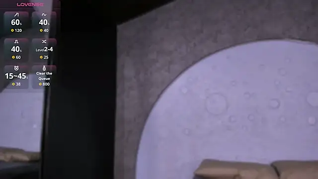 ReinaChloe online show from February 18, 2026, 4:03 pm