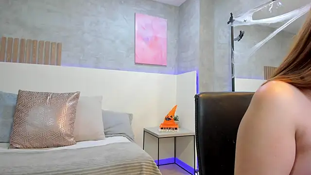 CharlotteBrownn  online show from October 16, 2025, 2:45 am